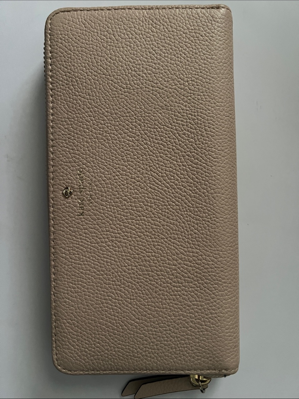 kate spade pebble leather wallet in taupe; NEW